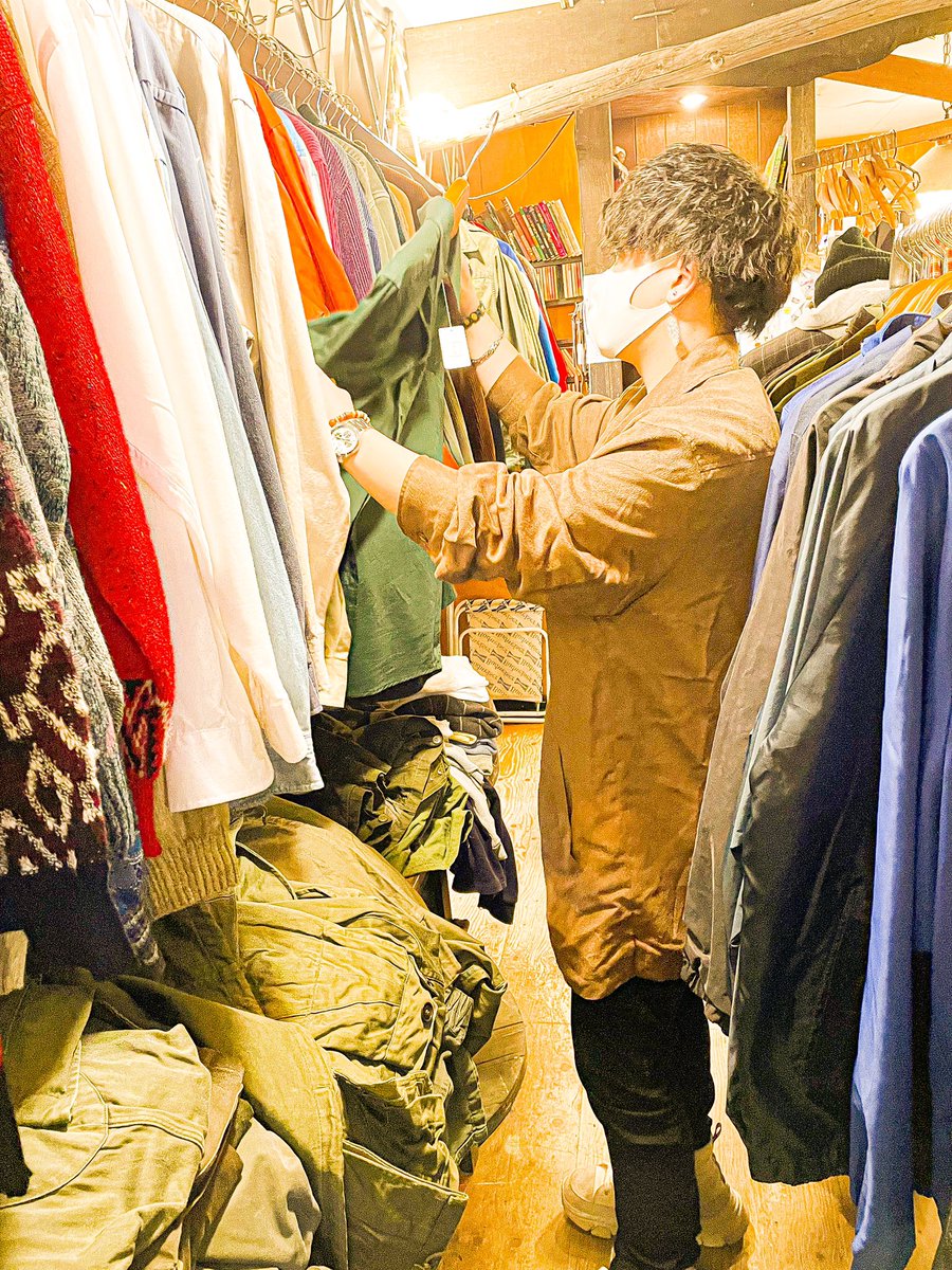 codependence_2's tweet image. 古着に囲まれたこの空間が好き。