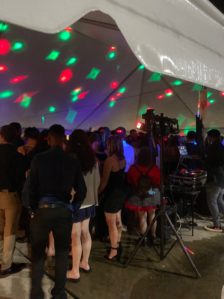 HawksSG's tweet photo. #HawkHomecoming was a great night! Thanks to everyone for your teamwork and support to make an amazing night for our students! 💙💚 @chadedaddy @fhansonic @drjconnor299 @SarahOlsavsky @CoachAnnaM @BellEducator @C_T_Schumacher #NccvtWorks https://t.co/R0cAJ0RXGW