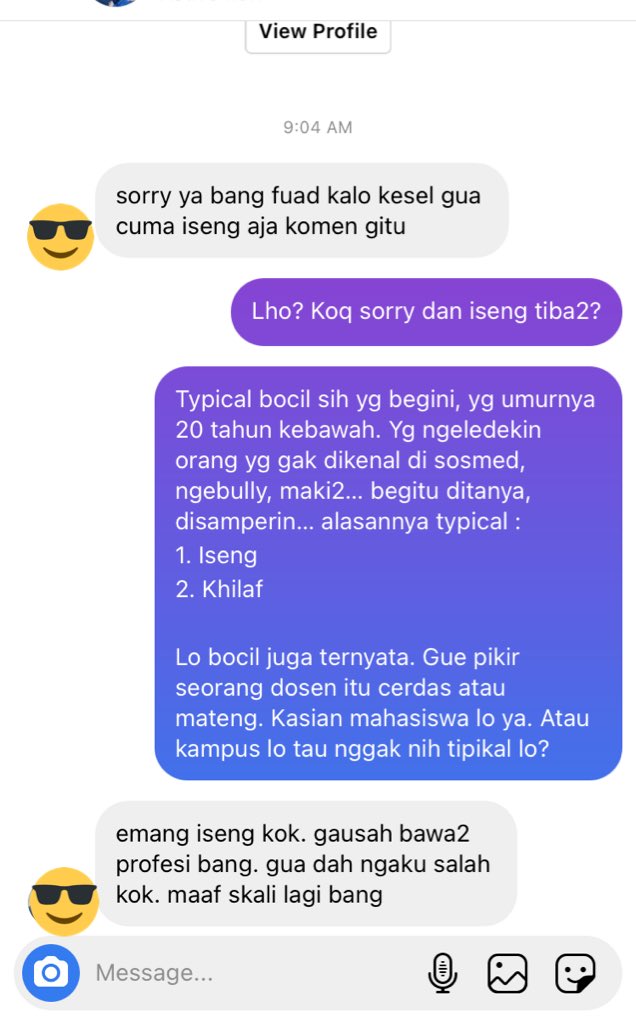_BangFu's tweet photo. Ini juga lucu. Komen di IG @pandji nyindir2. Gue cuma reply di kolom komen dikit aja. Eh pagi2 di DM begini. Sama kek yg waktu itu guru di Lombok. Jadi bener lah, nggak ngejamin juga mereka otaknya bisa beres ya. Yg penting bully dulu, sindir dulu, sisanya : Maaf iseng. Bangke 😀 https://t.co/a5emHmjpPz