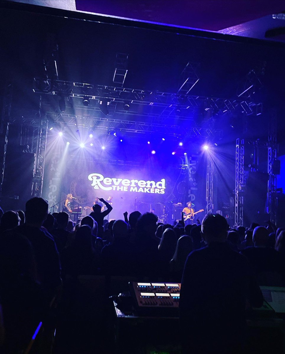 GavWilson's tweet photo. Lots of fun at #LiveAtLeeds yesterday, obviously finishing off with an hour in Popworld… #Strawpedo @liveatleedsfest https://t.co/BV6tXaAQvk