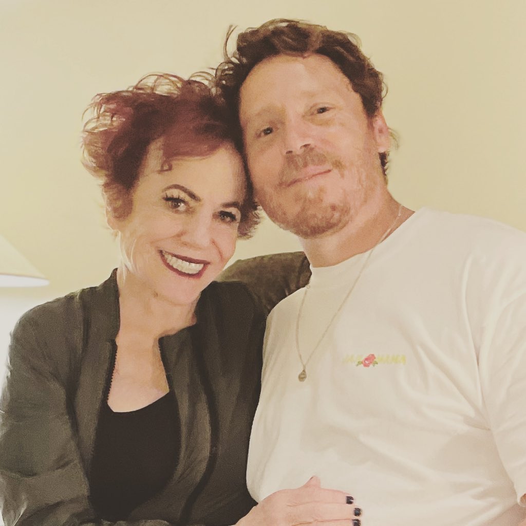 My twee liefie gaste op Zoid in Bokland vanaand. Tune in between 18.00 and 19.00 to listen to my interviews with <a href="/yogazelle/">Gazelle</a> and <a href="/FaithPopcorn/">Faith Popcorn</a> 🦌🍿❤️Ons luister na Xander se nuwe musiek en Faith chat oor die dinge wat in die nabye toekoms in die wêreld sal ontvou! <a href="/BokRadio/">Bok Radio 98.9fm</a>