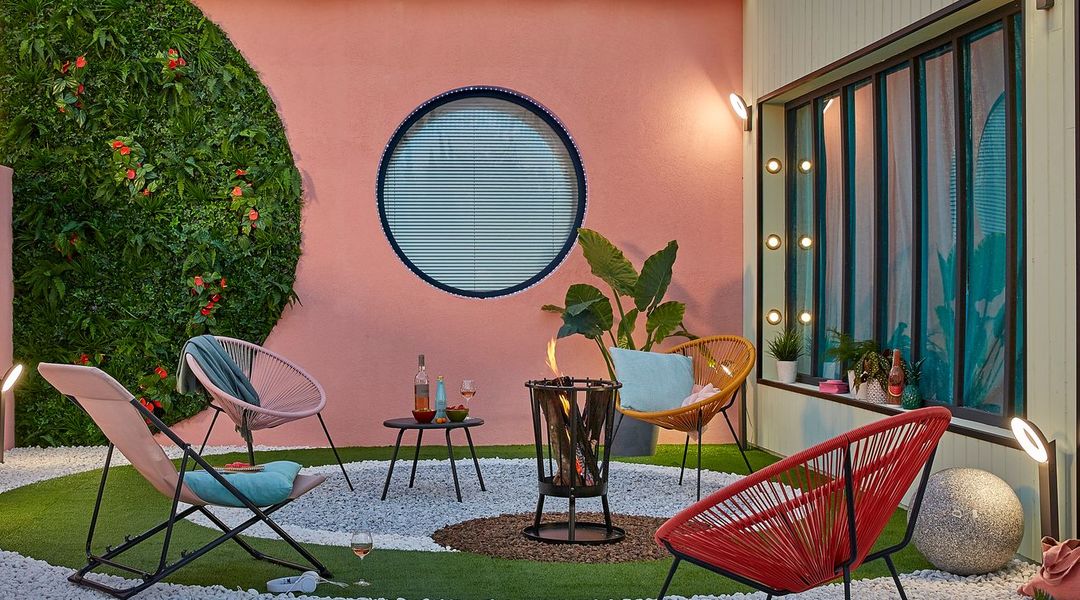 HoquetOrange's tweet photo. Oui, le jardin peut aussi être un havre de paix en automne et en hiver ! 🍃
Pour en profiter le plus longtemps possible, il suffit de miser sur quelques équipements qui vous protégeront du froid ou de la pluie. #AménagementExtérieur  https://t.co/ap4MU9pvC2 https://t.co/mzfdMYJsDV