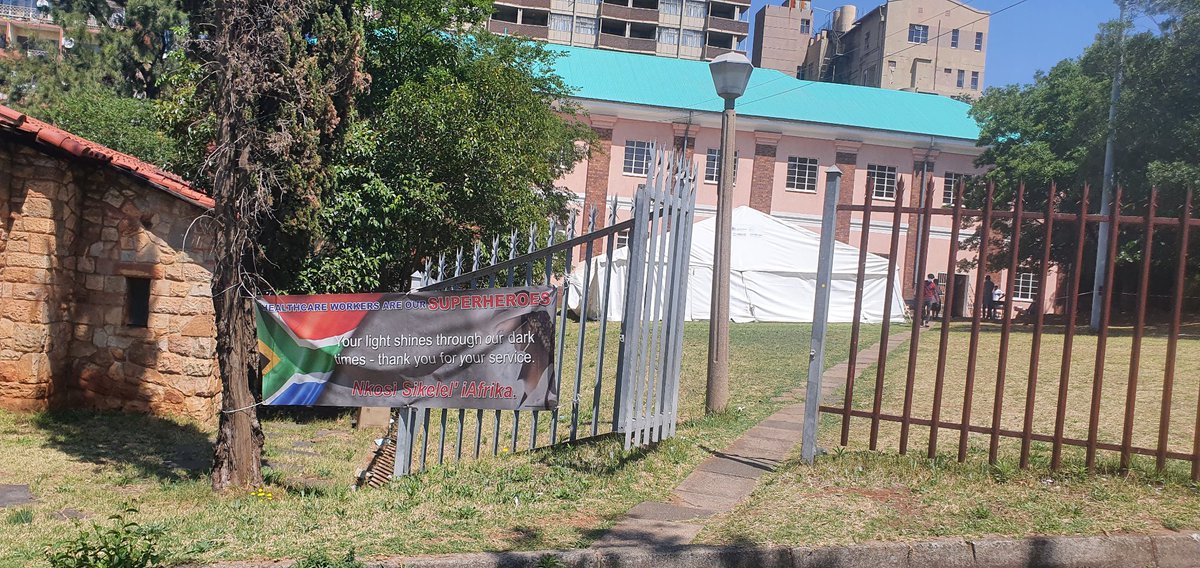 CityofJoburgZA's tweet photo. The Hillbrow Community Healthcare Centre is open today for vaccination till 13h00 , no lines ,plenty of parking space inside the facility #JovaJozi #letsvaccinate 
#JoburgCares ^NB https://t.co/rUpHnVq9Ng