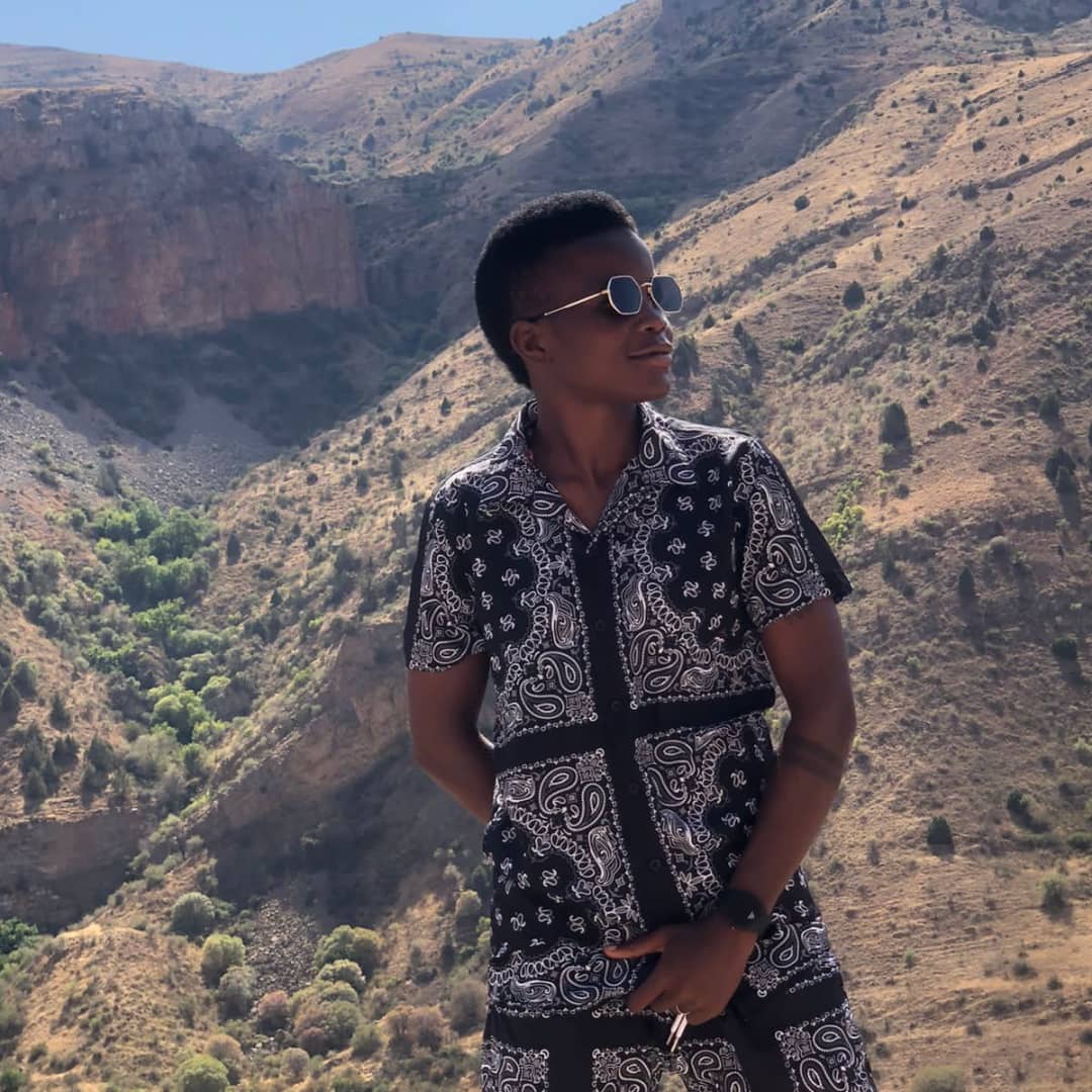 Shidagas11's tweet photo. Be MATURE enough to accept FAILURES and REJECTIONS.
Don't just wait for INSPIRATION.
BECOME IT. πΈπ±π¦π²
#shidagasstillhustling #rak18 #AllahGotMe
@ahmedlashamel
@FFfootballforum
@SidikiBKromah1
@TJCHQ
@KundokPatience https://t.co/bkYF5R2vW0
