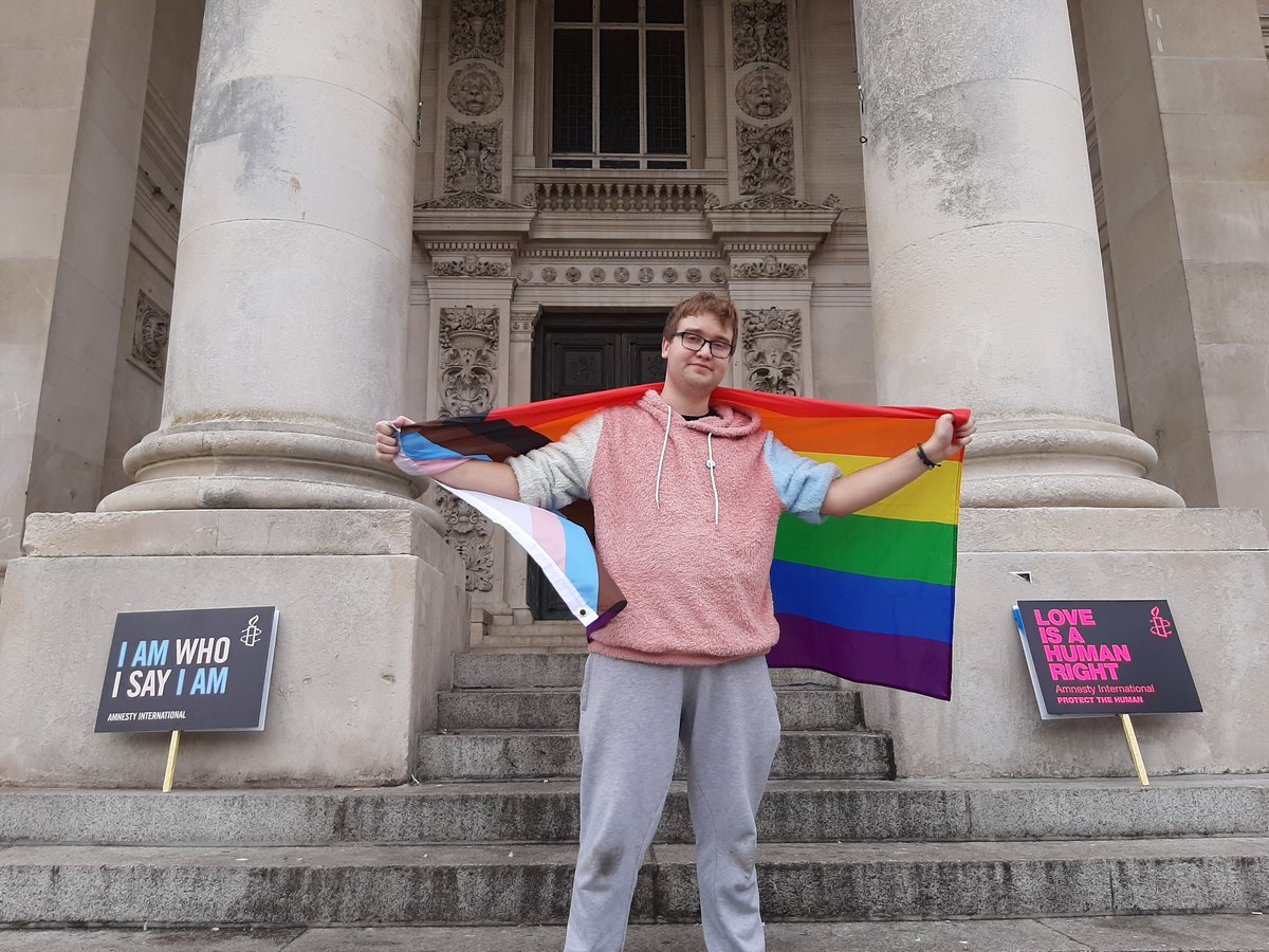 Elliott000_'s tweet photo. Another day standing against Transphobia
#LoveNotHate #EveryoneDeservesASafeSpace #StandAgainstTransphobia #TransRightsAreHumanRights https://t.co/tF42M8hSza