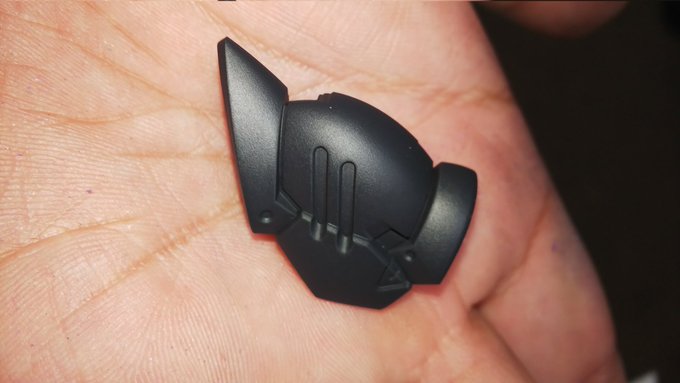 ラバーブラックいいな
黒っぽいグレーだけど明るいところだとグレーが強くなる感じで 