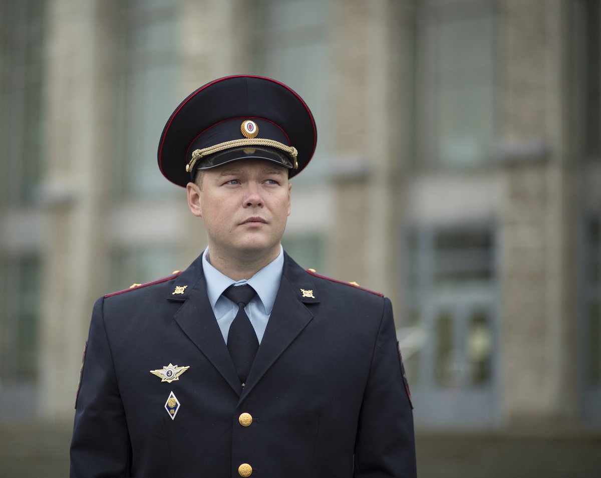 uvd29's tweet photo. Северодвинец Дмитрий Вирка стал победителем регионального этапа Всероссийского конкурса «Народный участковый – 2021». Дмитрий Андреевич служит в органах внутренних дел более 14 лет. #народныйучастковый2021 #МВДРоссии #полиция #архангельск https://t.co/QhXbawViD6 https://t.co/08aNvaU8Yw