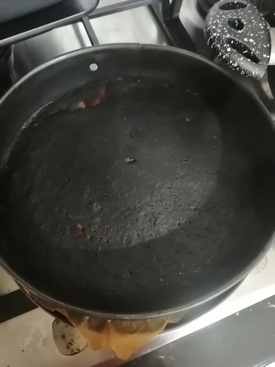 LegendzCvp1's tweet photo. raga ho fatto una torta… no la teglia non è vuota https://t.co/yq1sRUlPbA