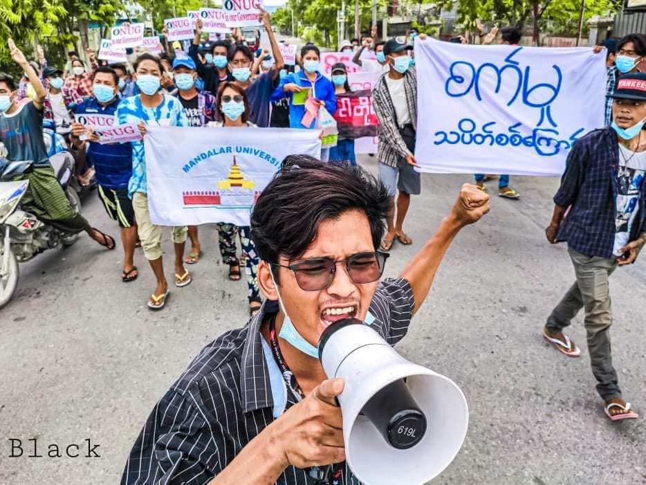 IrrawaddyNews's tweet image. Undeterred by junta forces' tightened security, residents and students in Mandalay continued taking to the streets to reject military rule on Sunday. 
(Photo: Simulation)