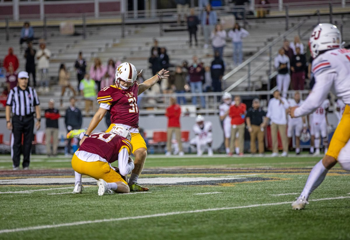 ULM_FB's tweet photo. 𝗔 𝗡𝗜𝗚𝗛𝗧 𝗧𝗢 𝗥𝗘𝗠𝗘𝗠𝗕𝗘𝗥 𝗜𝗡 𝗠𝗔𝗟𝗢𝗡𝗘 𝗦𝗧𝗔𝗗𝗜𝗨𝗠
𝗙𝗜𝗡𝗔𝗟: 𝗨𝗟𝗠 𝟯𝟭, 𝗟𝗜𝗕𝗘𝗥𝗧𝗬 𝟮𝟴
📷 Siddarth Gaulee https://t.co/zBlOoEbJes