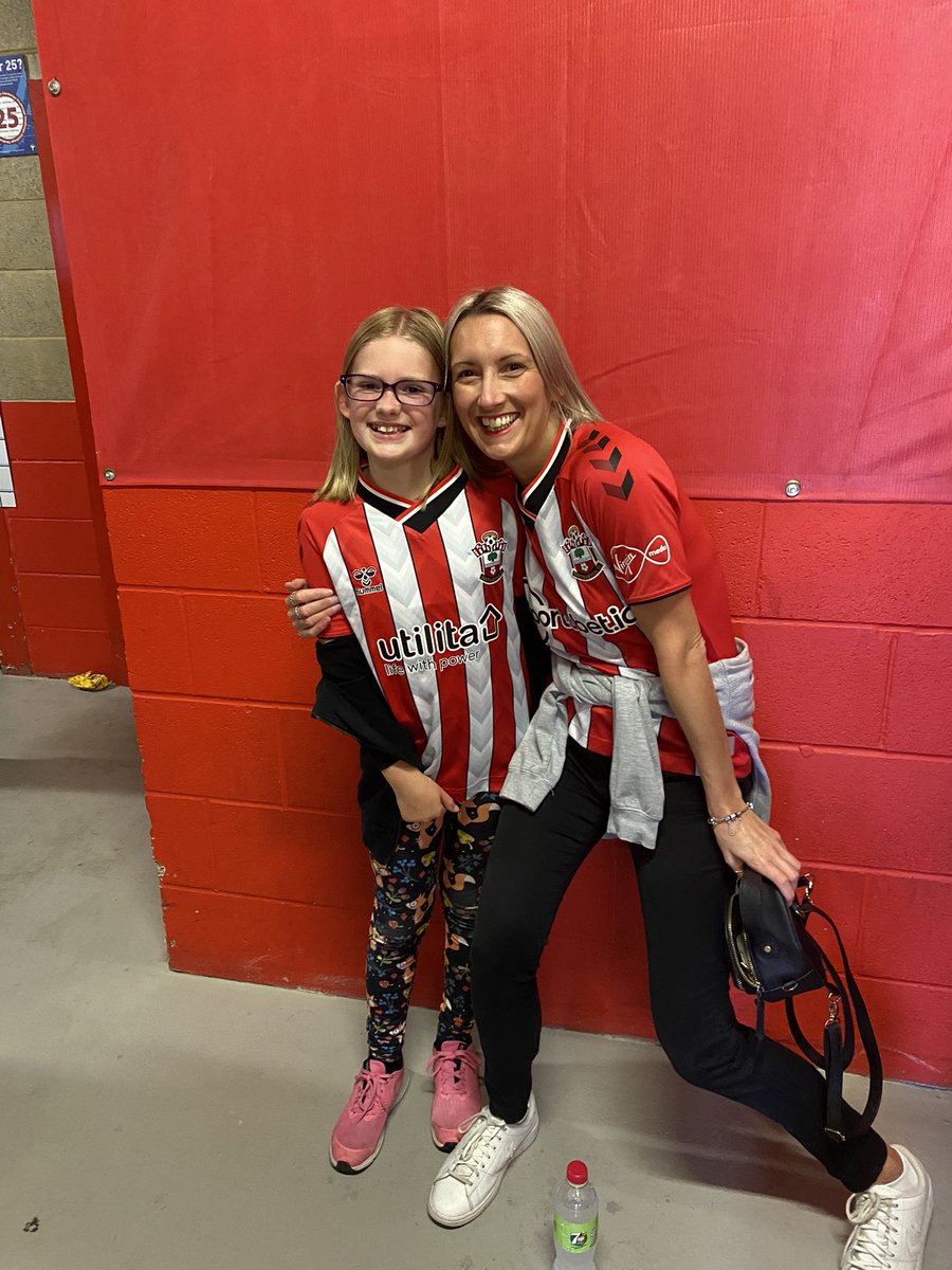 Took mini me to her first Prem game yesterday. Loved answering all her questions and seeing her excitement 🔴⚪️ #saintsfc #HerGameToo
