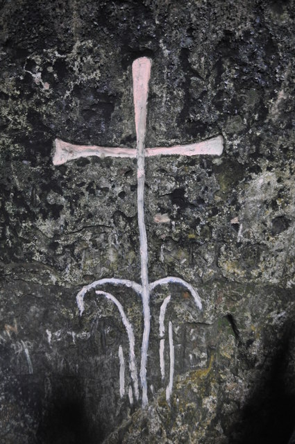 JunkyHistory's tweet photo. Viking Sword
It isn't known if this a religious cross or Viking sword, seen in Kings Cave.
   © Copyright Ashley Dace https://t.co/5ksRpkqOYR