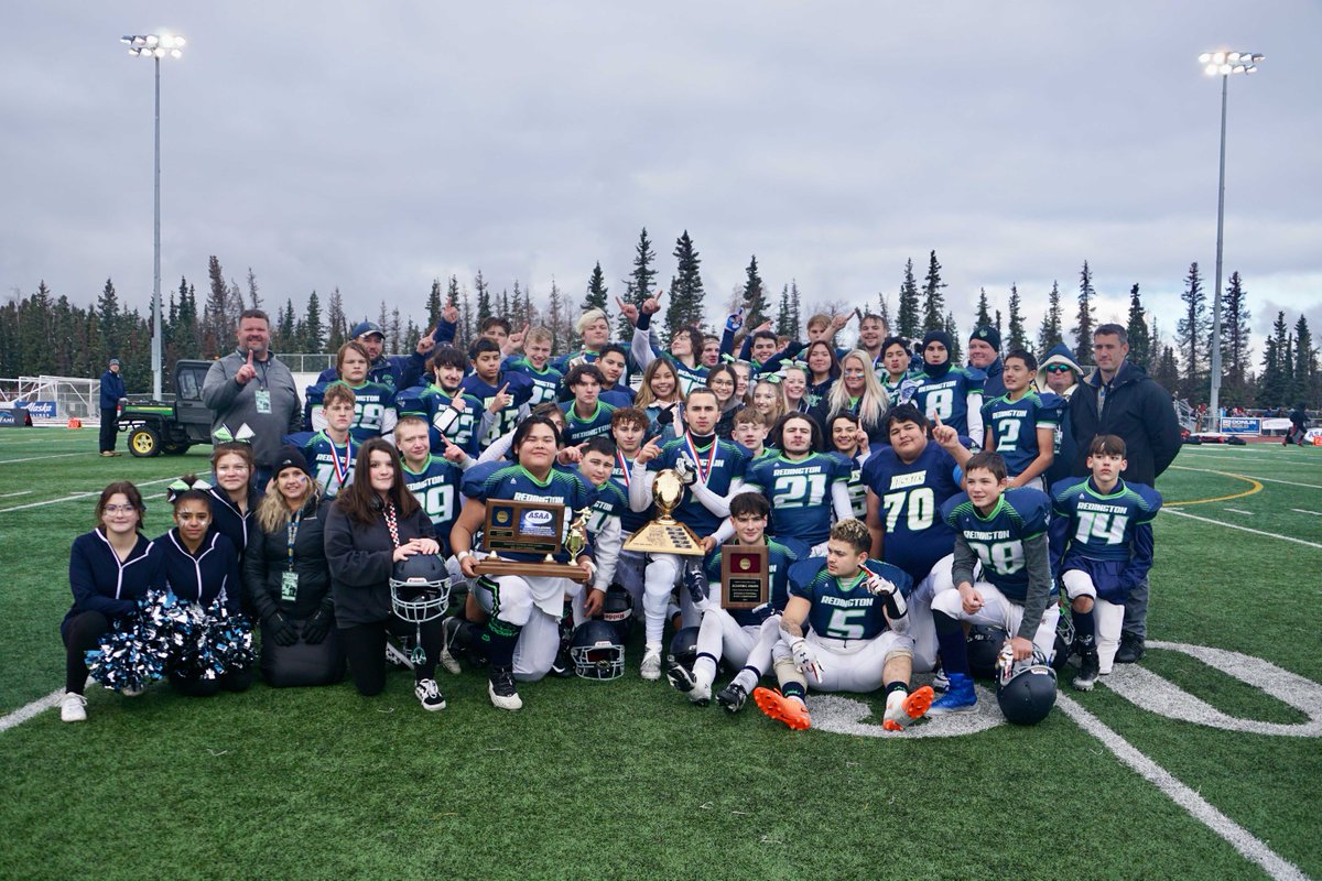 ASAA365's tweet photo. Congratulations to the Redington Huskies, your 2021 ASAA First National Bowl Series DIII Football State Champions! @FNBAlaska #FirstNationalBowl https://t.co/BGp1VpCtZV