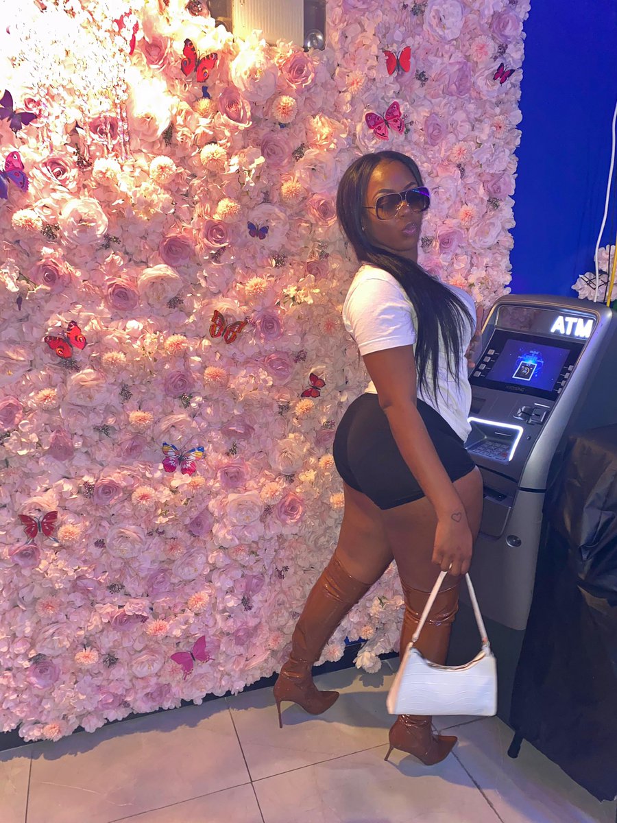 𝑻𝒉𝒆 𝑷𝒍𝒖𝒈 𝑮𝒊𝒓𝒍 🔌 (LifeAsNasha) Twitter