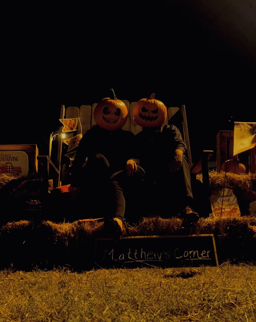 gills2018's tweet photo. Spooky pics with the Boo 👻 https://t.co/evs3Q4kinI