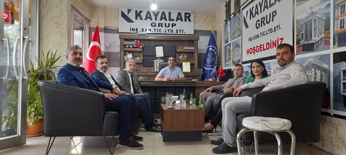 BasiderD's tweet photo. GELECEK PARTİSİNDEN Derneğimize ve  @erginkaya49 başkanımıza hayırlı olsun ziyareti, İstanbul il başkan yardımcısı sayın @UguravniBasarir   fatih ilçe başkanı sayın @BedirBaysal  sayın @karatepe_nesibe sayın @Orhan90086540  ve partililere nazik ziyaretleri için teşekkür ederiz. https://t.co/NYRzVmg7T9