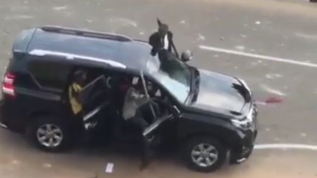 sowore's tweet photo. These are undeniable images of @MBuhari,  @jidesanwoolu &amp; @HQNigerianArmy collusion to harm, degrade and eventually murder many #EndSARS peaceful protesters, they used state &amp; non-state actors in broad day light to attack snd kill citizens exercise their rights #EndSARSMemorial https://t.co/six50oi3A7