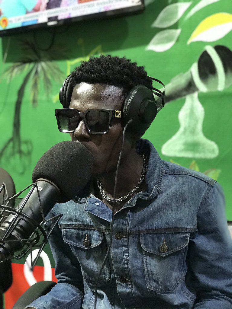 jodiba_gh's tweet photo. Had a great time hanging out with “Big Sir” Kwaku Kaunda on Showbiz Centre on  @benyafm105.7 #finegirl #radiotour #CentralRegion #teamayah https://t.co/j4Zvsnlw8c