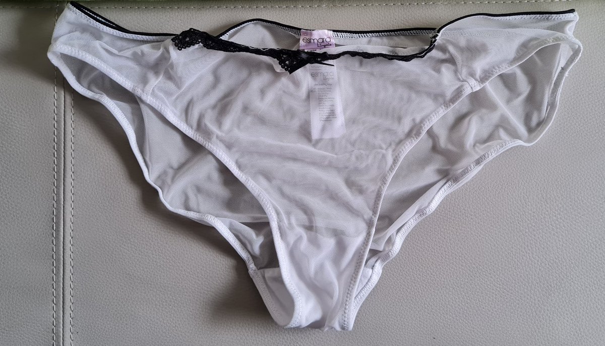 KatiMilf's tweet photo. Wer hat den Bock auf dieses heiße Teil? #pantyseller #slipseller #socksseller #heißedüftegibtsbeimir https://t.co/047r4NSQ40