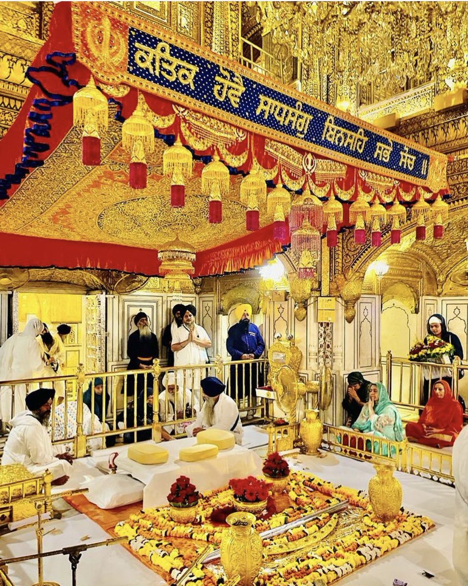 dashmeshpita's tweet photo. ਕਤਿਕਿ ਕਰਮ ਕਮਾਵਣੇ ਦੋਸੁ ਨ ਕਾਹੂ ਜੋਗੁ ॥

In the month of Katak, do good deeds. Do not try to blame anyone else, it is the fruit of your own Karmas.

ਪਰਮੇਸਰ ਤੇ ਭੁਲਿਆਂ ਵਿਆਪਨਿ ਸਭੇ ਰੋਗ ॥

Forgetting the Transcendent Lord, all sorts of illness are contracted.

(੧ ਕੱਤਕ, ਸੰਗਰਾੰਦ, ਸੰਮਤ ੫੫੩) https://t.co/RtLF6zSFJd