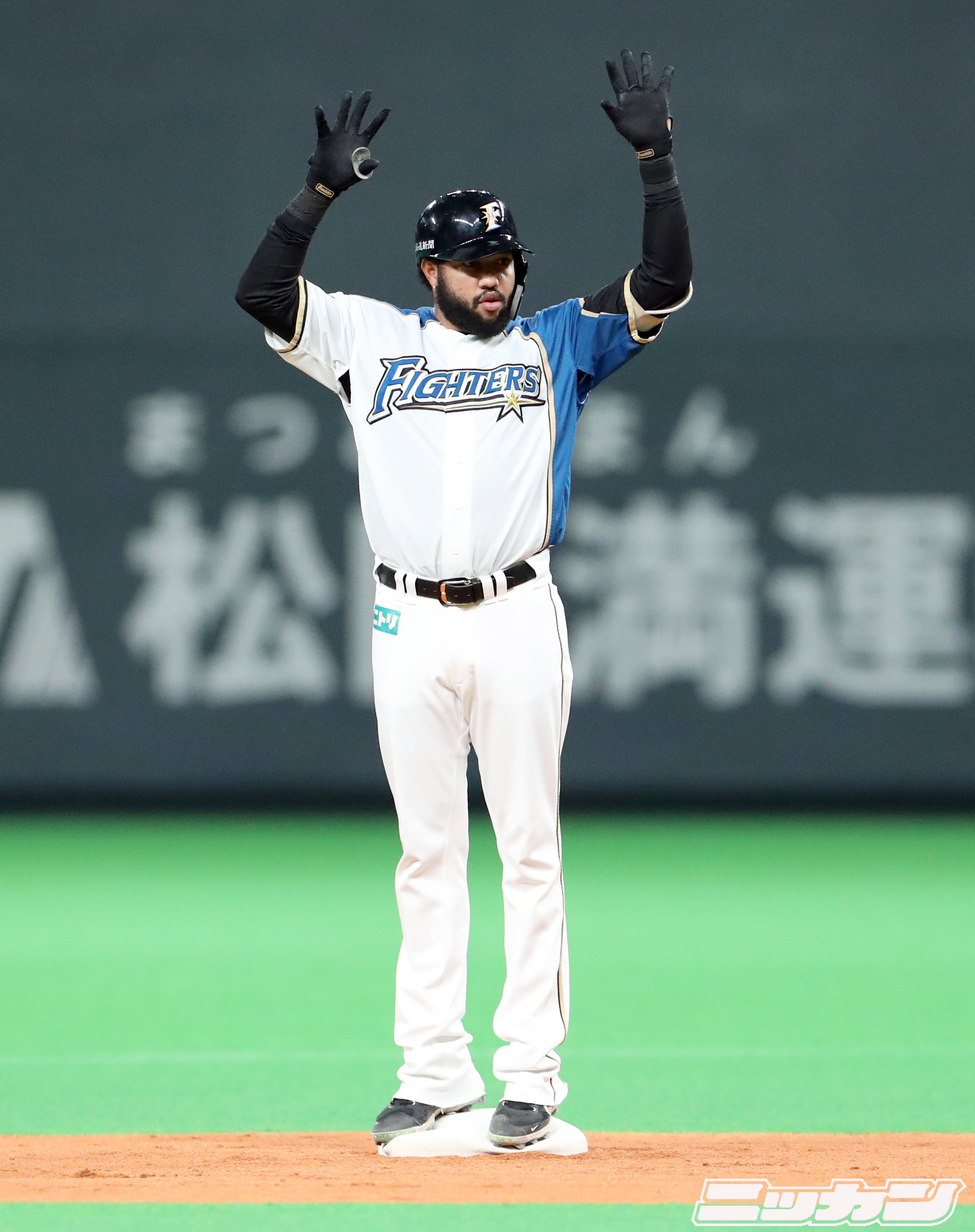 Twitter 上的 日刊スポーツ 日本ハム担当 試合直送とりたて便 ロニー ロドリゲス 猫ポーズ ラッパー名 エル フェリーノ スペイン語で 猫の意味 王拍融 勝ち越し弾 仲良しコンビ Lovefighters T Co Fhajauzrlj Twitter