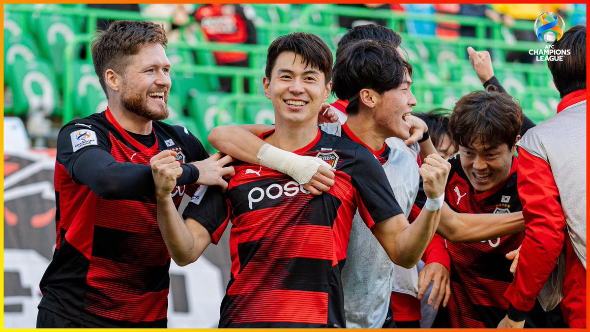 TheAFCCL's tweet photo. ⚽️⚽️ What a day for Lim Sang-hyub, what a day for Pohang Steelers ⚫️🔴

#POHvNGE | #ACL2021 https://t.co/JSI0yfaLry