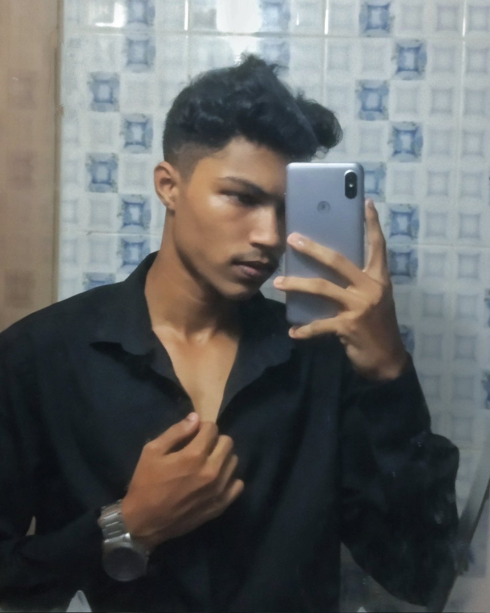 PhilosopherKNP's tweet photo. We're born alone, we live alone, we die alone.🖤
#Blackshirts 
#mirrorpic 
#Haircut 
#Xiaomi https://t.co/QooGe819fw
