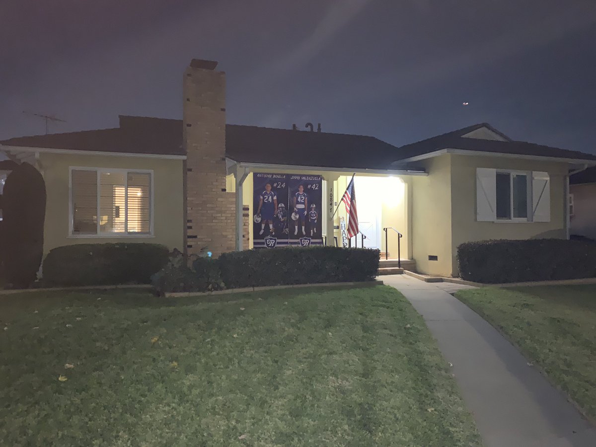 Bonilla26AleX's tweet image. Let’s go @WeAreERFootball 
#BLUEPRIDE 
#DelRioChampionship 
#LeagueTitle 
#BeatLS