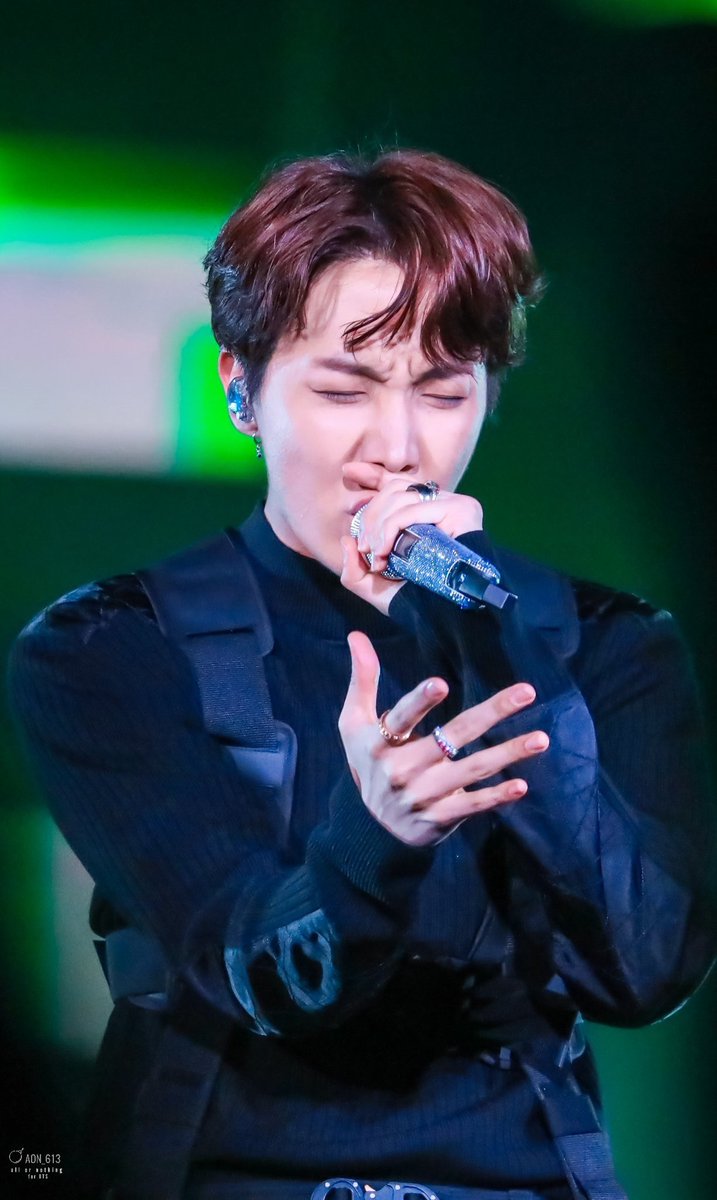 korefallz's tweet image. JUNG HOSEOK IN THE DIOR FIT &amp;gt;&amp;gt;&amp;gt;&amp;gt;