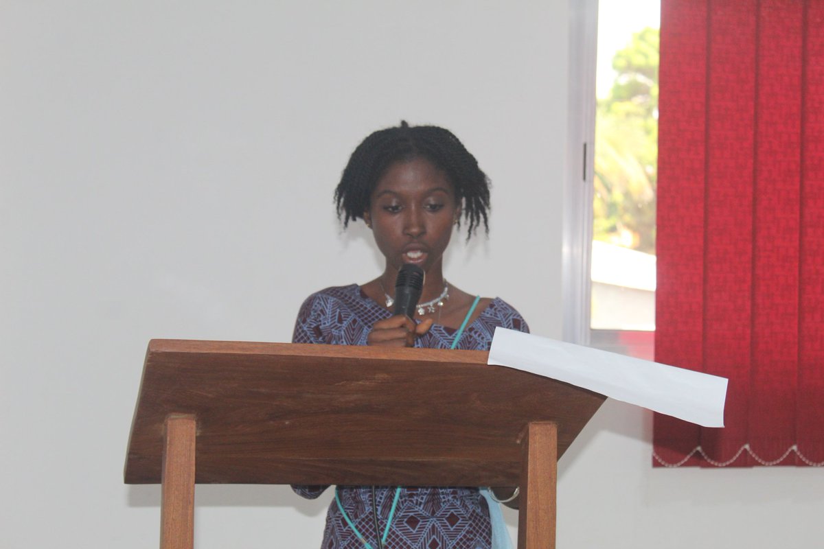 foire_l's tweet photo. Discours de bienvenue par une Membre de l'équipe de partenariat.
À l'occasion de l'activité #Femmes_Ecriture, le commissaire a passé la parole à madame Djaziratou Sow pour présenter les mots de bienvenus à ce chaleureux public. 

#femmes_ecriture
#FIEG_2022
#Kconcept https://t.co/74yc8pGy10