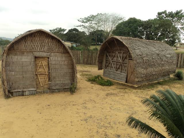 MrBasabose's tweet image. Those still in that colonial hangover are comfortable spreading ancient lies. I&apos;d kill to be here when those pics were taken to ask why they made all their roofs curvy. Was it for structural integrity or best way to fight the heavy tropical torrents. *sips wet water* #Afritecture