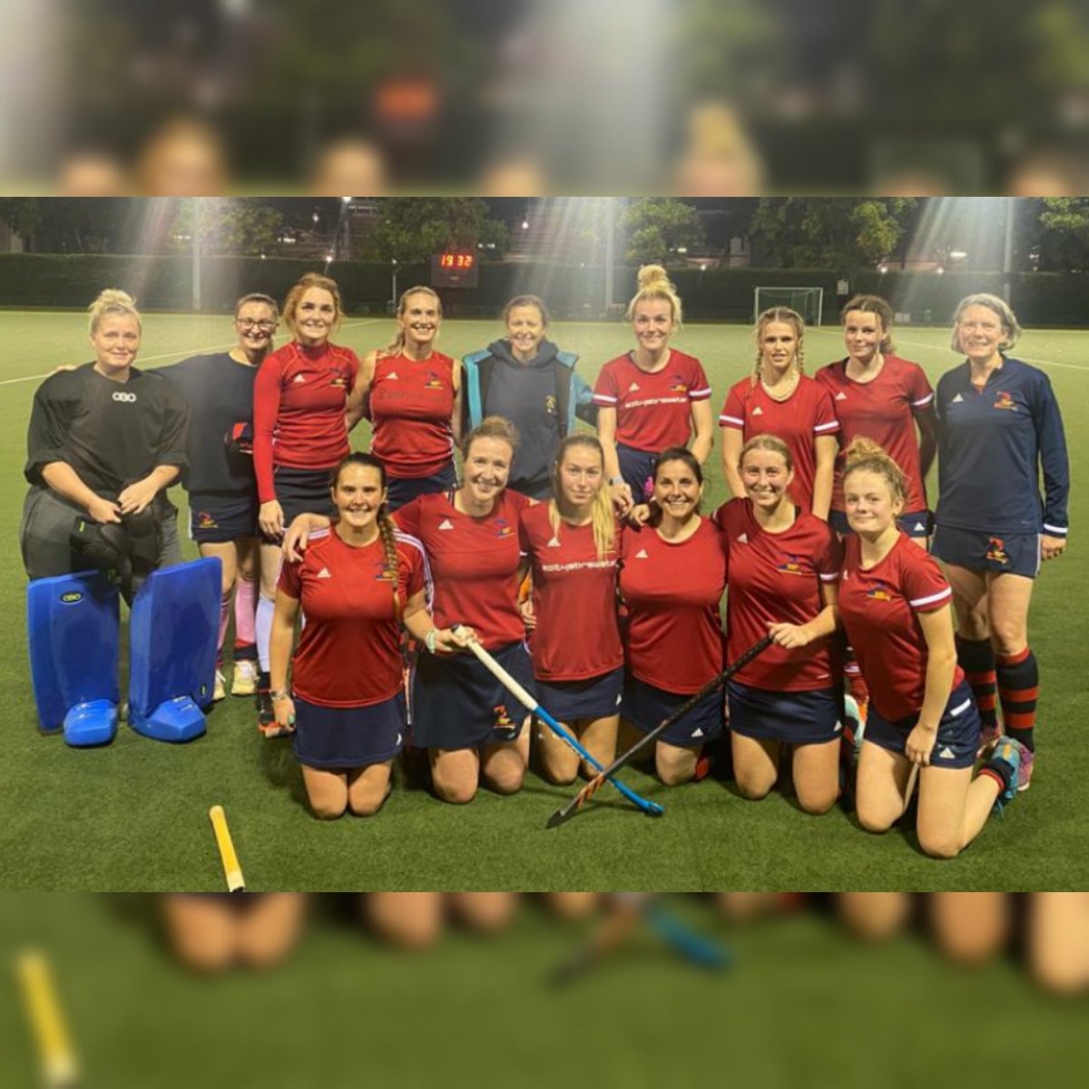 PenarthLadiesHC's tweet image. Great team pic of our 2s from last night's game under the lights 🐻🏑