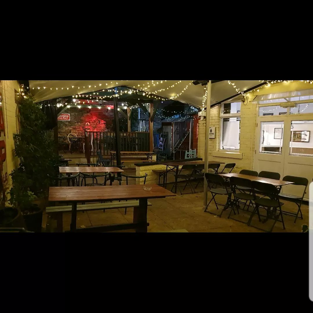NewBarrack's tweet photo. Sshhhhh Sheffield's best kept secret our beautiful covered and heated #beergarden #newbarracktavern #familyrunpub #S6 #Hillsborough #Sheffield #familybusiness #supportlocal #realalepub #traditionalpub #ciderpuboftheyear #functionroom #comingoutoflockdown #thisishillsborough https://t.co/huvVwpCMe1