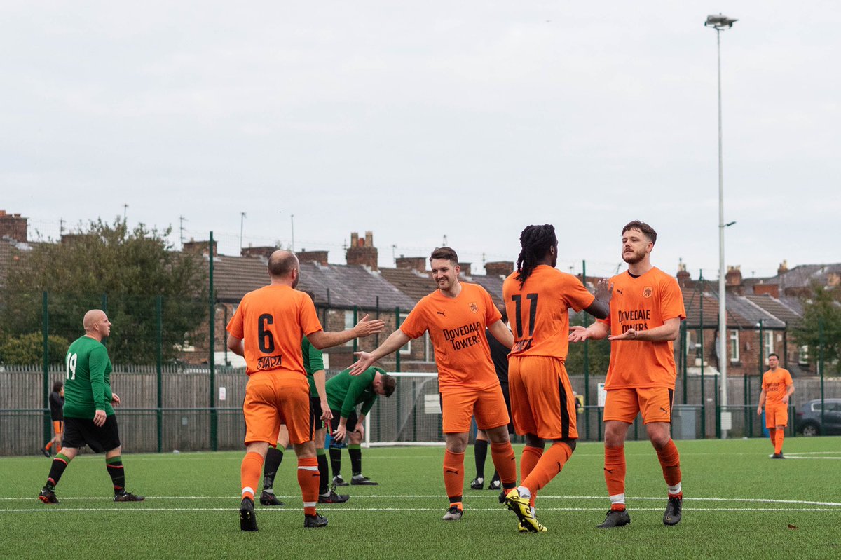 SPR_CFC's tweet image. Entertaining afternoon on Lodge Lane 

SPR 1 remain unbeaten with a 6-2 victory over Liobians 

SPR 2 followed suit on the Tiber 4g with a 5-2 victory over Woolton MSB 

The club  would like to thank the supporters who brought  foodbank donations 🧡

#ForzaSPR 🍊