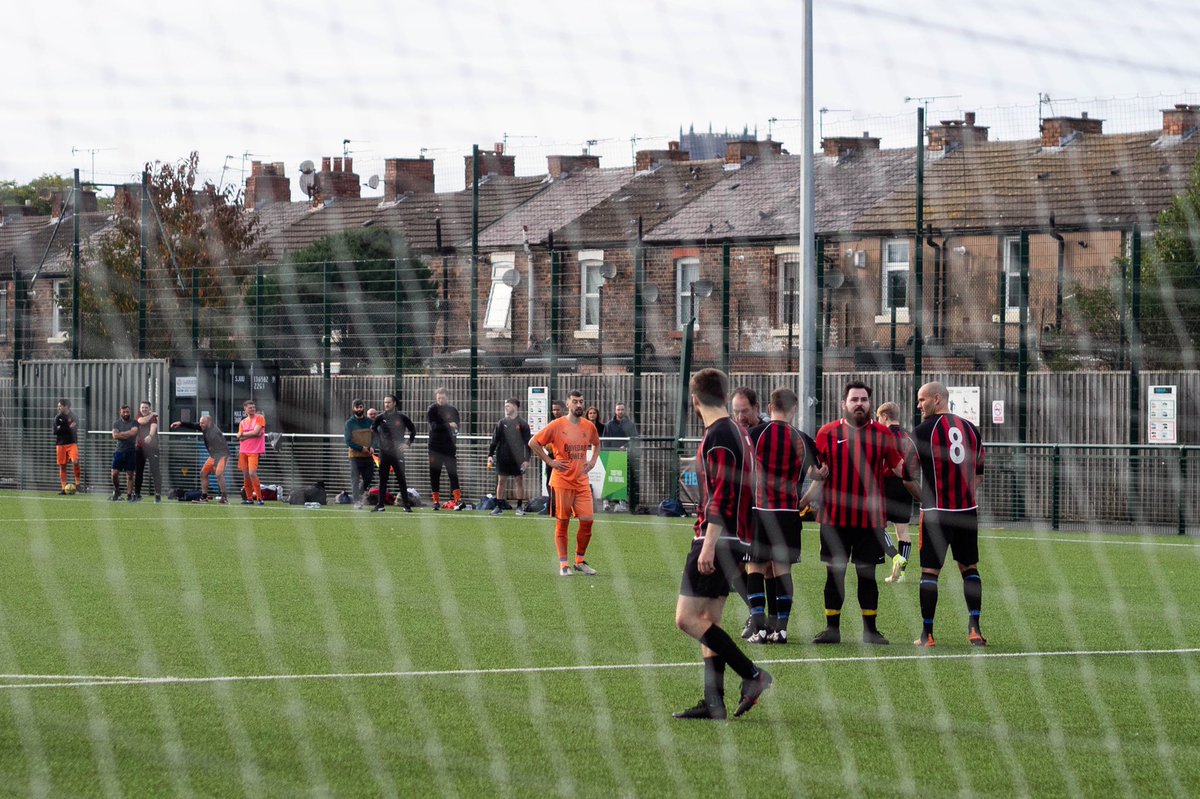 SPR_CFC's tweet image. Entertaining afternoon on Lodge Lane 

SPR 1 remain unbeaten with a 6-2 victory over Liobians 

SPR 2 followed suit on the Tiber 4g with a 5-2 victory over Woolton MSB 

The club  would like to thank the supporters who brought  foodbank donations 🧡

#ForzaSPR 🍊