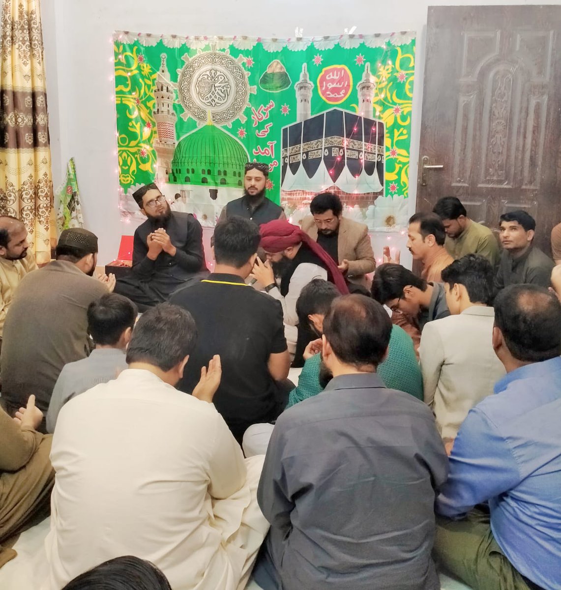 fahad_ahemd's tweet photo. جشن عید میلاد النبی ﷺکی آمد پرسوشل میڈیا انچارج مسرور الحسن بھائی کےگھر  سرکار ﷺکی محبت کے اظہار میں پر رونق محفل سجائی گئی محفل میں مذہبی اسکالر  محمد ماجد عطاری کا خصوصی بیان مشہور  نعت خواں حافظ محمد فرحان،عبدالرحمن نے کلام پیش کیا مہمان خصوصی سید وسیم حسین بھائی نےشرکت کی https://t.co/M0bXC9JykJ
