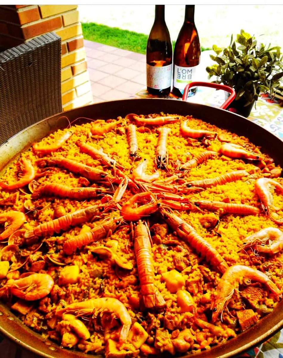 Monicatror's tweet photo. Bon profit 🥘 #Nomen #Paella #Paellas #paellaencasa #paellalicious #paellavalenciana #paellaparty #paellalovers #paellademarisco #paellatime #arrozabanda #Deltebre #deltadelebro #terresdelebre #descobreixdeltebre #ilovecatalonia  #arroz #mardelplatalimousines @NomenFoods https://t.co/ZbtoL6rgVq