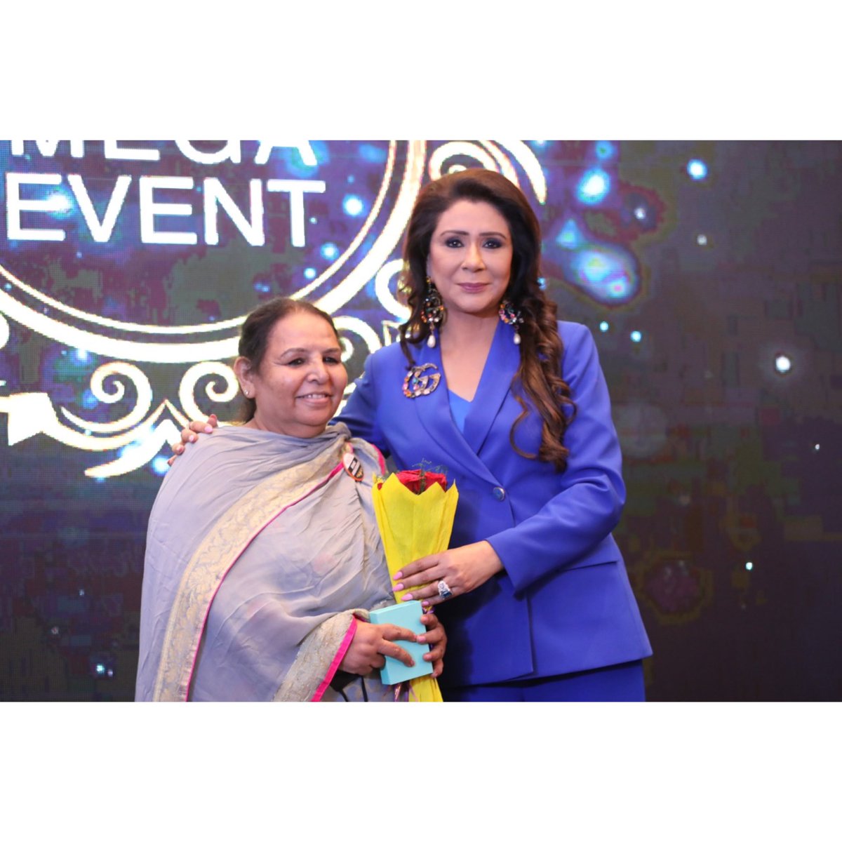 Vandanaluthra's tweet photo. Here’s a glimpse of  what happened at the #VLCC DelhiMegaEvent. Take a look https://t.co/NLztSh6qpt