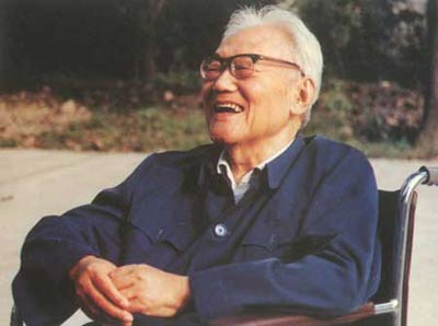 wrkclasshistory's tweet photo. #OtD 17 Oct 2005 the highly acclaimed Chinese author and anarchist, Ba Jin died at 100 years old. He wrote prolifically for the radical press, as well as his novels, and suffered repression from the Communist Party government. Learn more: https://t.co/Ea9roYNCro https://t.co/6x8VxIAU18