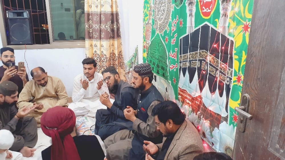 fahad_ahemd's tweet photo. جشن عید میلاد النبی ﷺ کی آمد پر سوشل میڈیا انچارج مسرور الحسن بھائی کے گھر پکا قلعہ یوسی 22 میں سرکار ﷺ کی محبت کے اظہار میں پر  محفل سجائی گئی
انچارج حیدرآباد سید وسیم حسین سینئر جوائنٹ انچارج شہزاد قریشی  سوشل میڈیا کے اراکین، علاقے کے معززین دوست احباب کی محفل میں شرکت https://t.co/gj4OwlQDyA