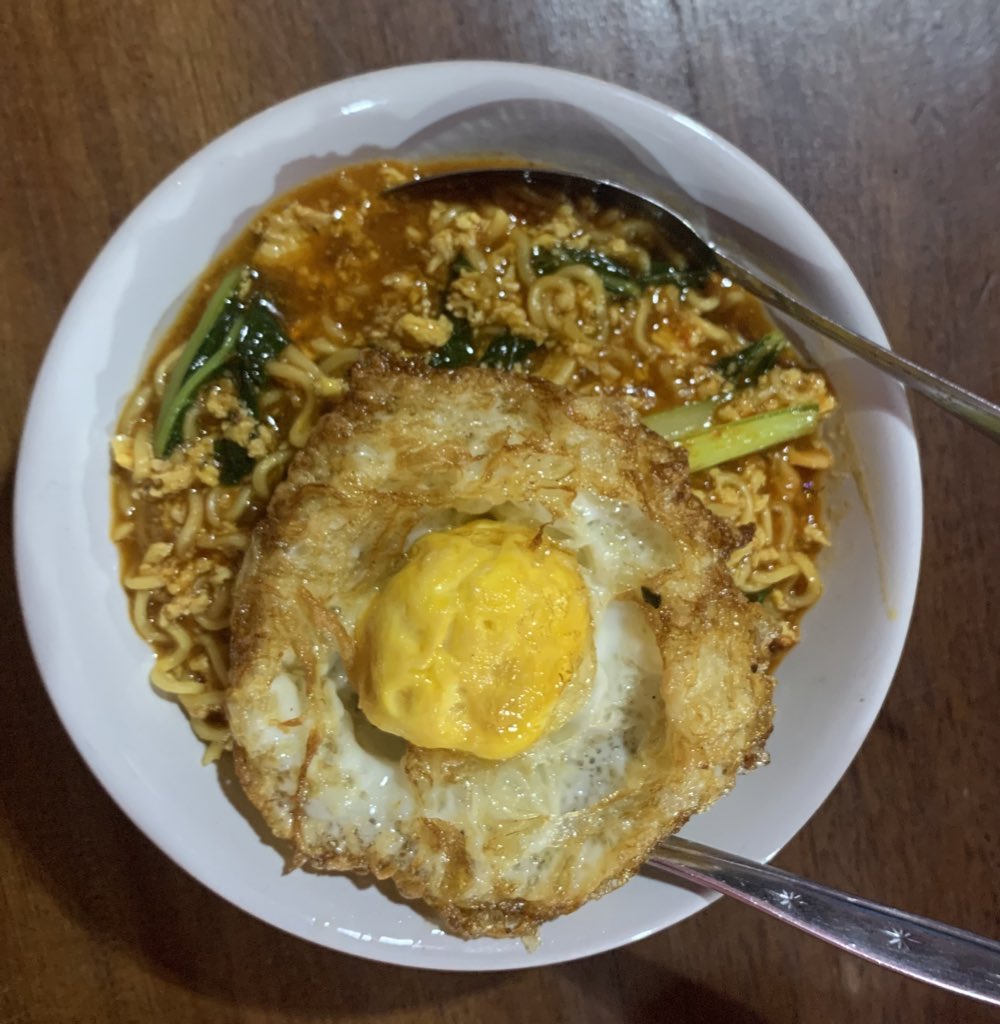 pengenitutea's tweet photo. Mie Nyemek Cuanki

Mie Nyemek Telor Ceplok 
Rp. 16.000

Rasanya 8/10 karena minta pedes banget tapi gak pedes 😁

Jl. Pekalipan No.54 kota Cirebon https://t.co/68RHTmFvJT