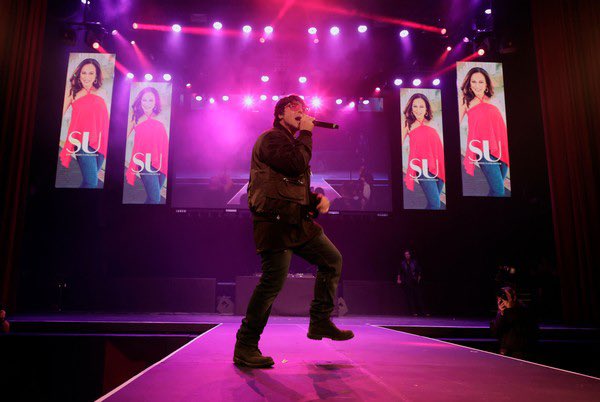 [FOTOS] Wesley Stromberg performando na celebração de 21 anos da SU Magazine na Avalon Hollywood &amp; Bardot, em Los Angeles, no dia 09 de Outubro.