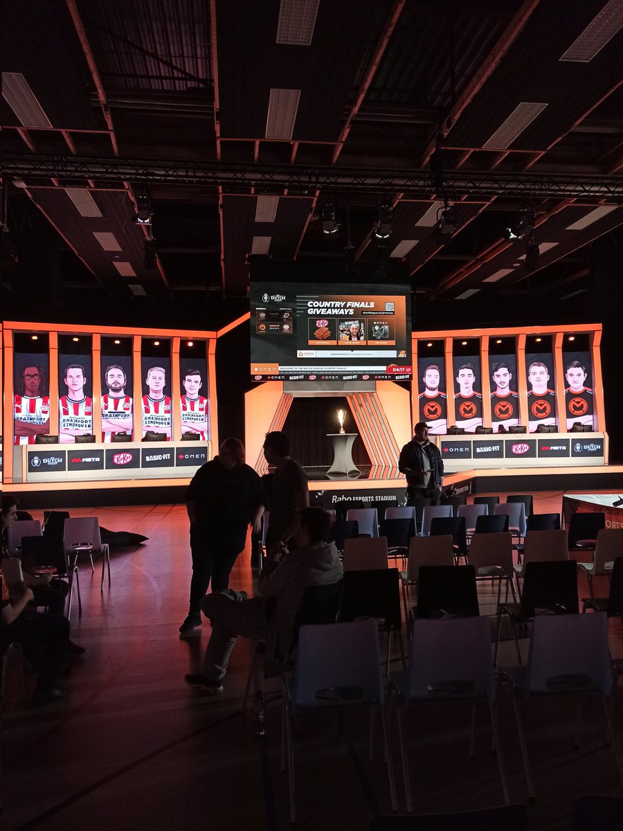 Hyped to play on LAN everytime. Watch me. 
16:00 twitch.tv/esportsprimelol