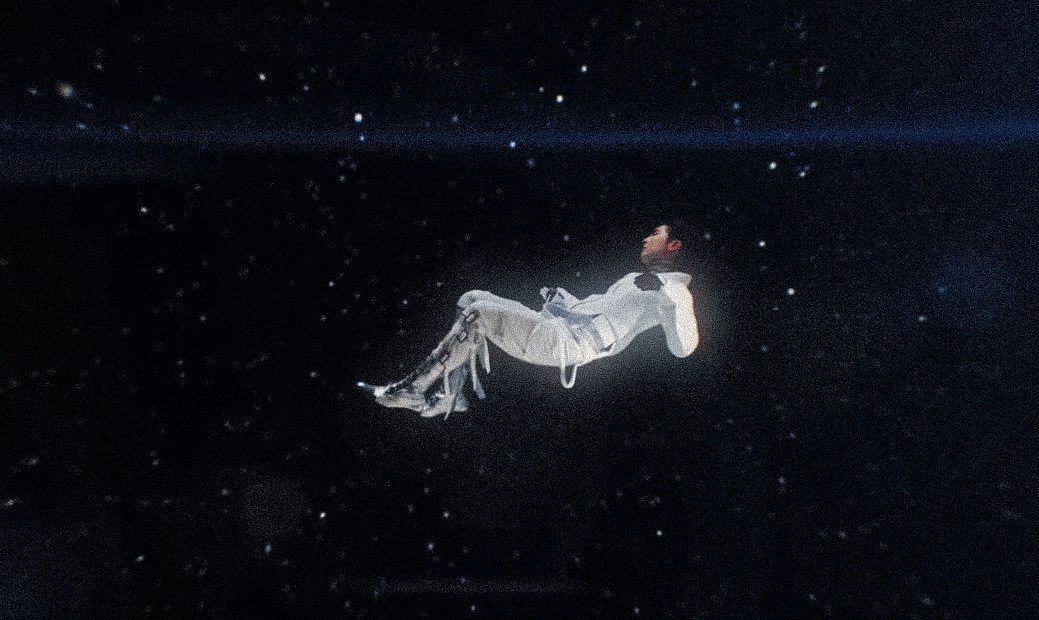 nnalt_tl's tweet photo. "𝘿𝙧𝙚𝙖𝙢𝙨 𝘾𝙤𝙣𝙩𝙧𝙤𝙡𝙡𝙚𝙧"
/Noun/
Not chasing, he's actually controlling his dream. No explanation needed, just look at how he brought his astronaut dream into his love of music, beautiful.
#SPACEMANOUT
#SPMDOC
@MSuppasit https://t.co/pLGOZtO70J
