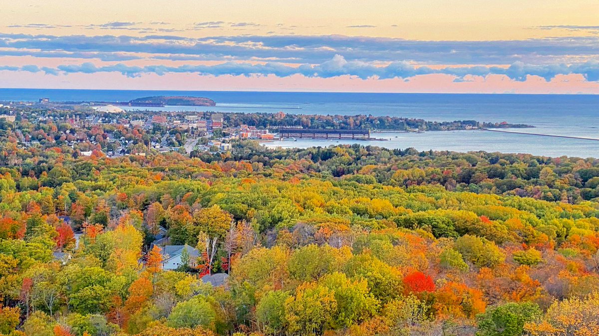 glennrstevens's tweet image. Marquette from the mountain this Sunday morning. #home