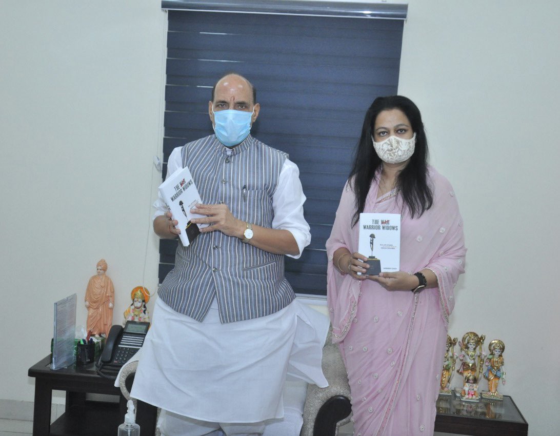 Ambreenzaidi's tweet image. My book ‘The Warrior Widows’ is here.
Today I presented it to the Hon’ble Raksha Mantri @rajnathsingh ji,who wrote a lovely msg for the wonder women in my book.
Rejected by top publishers,for being a commercially unviable topic,this book needs ur love🙏
amazon.in/dp/B09JMMK49B/…