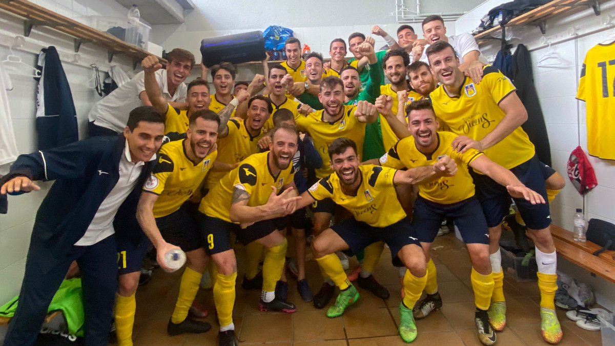 UE Castelldefels (@uecastelldefels) on Twitter photo 📸 Plena satisfacció a la <a href="/uecastelldefels/">UE Castelldefels</a> després del primer triomf 21-22, obtingut aquesta migdia contra la <a href="/CFPoblaMafumet/">CF POBLA DE MAFUMET</a> 💪💪
✅ Ja el tenim aquí!
👏👏 Enhorabona, nois! 📸 Plena satisfacció a la <a href="/uecastelldefels/">UE Castelldefels</a> després del primer triomf 21-22, obtingut aquesta migdia contra la <a href="/CFPoblaMafumet/">CF POBLA DE MAFUMET</a> 💪💪
✅ Ja el tenim aquí!
👏👏 Enhorabona, nois!