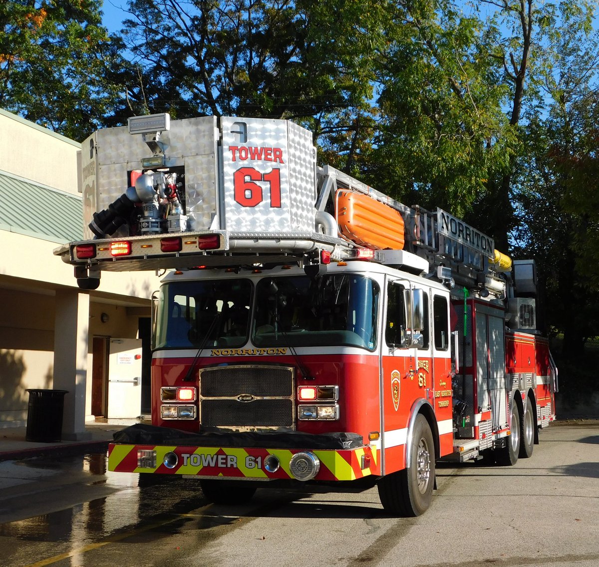 lvltc97's tweet photo. Always nice to be out early and see @NFEC61 Tower 61 with a water flow alarm! @rotondo_nick @Zachary51690180 @Recupido17 @mikeyb4746 @EastCoastAlert @EmergMgt @ESV911 @pcrs29 @PeteBannan @EONE_FireTrucks @FireLineEquip @PerkiomenFire @CrabbyMilton https://t.co/brS6KskVAX