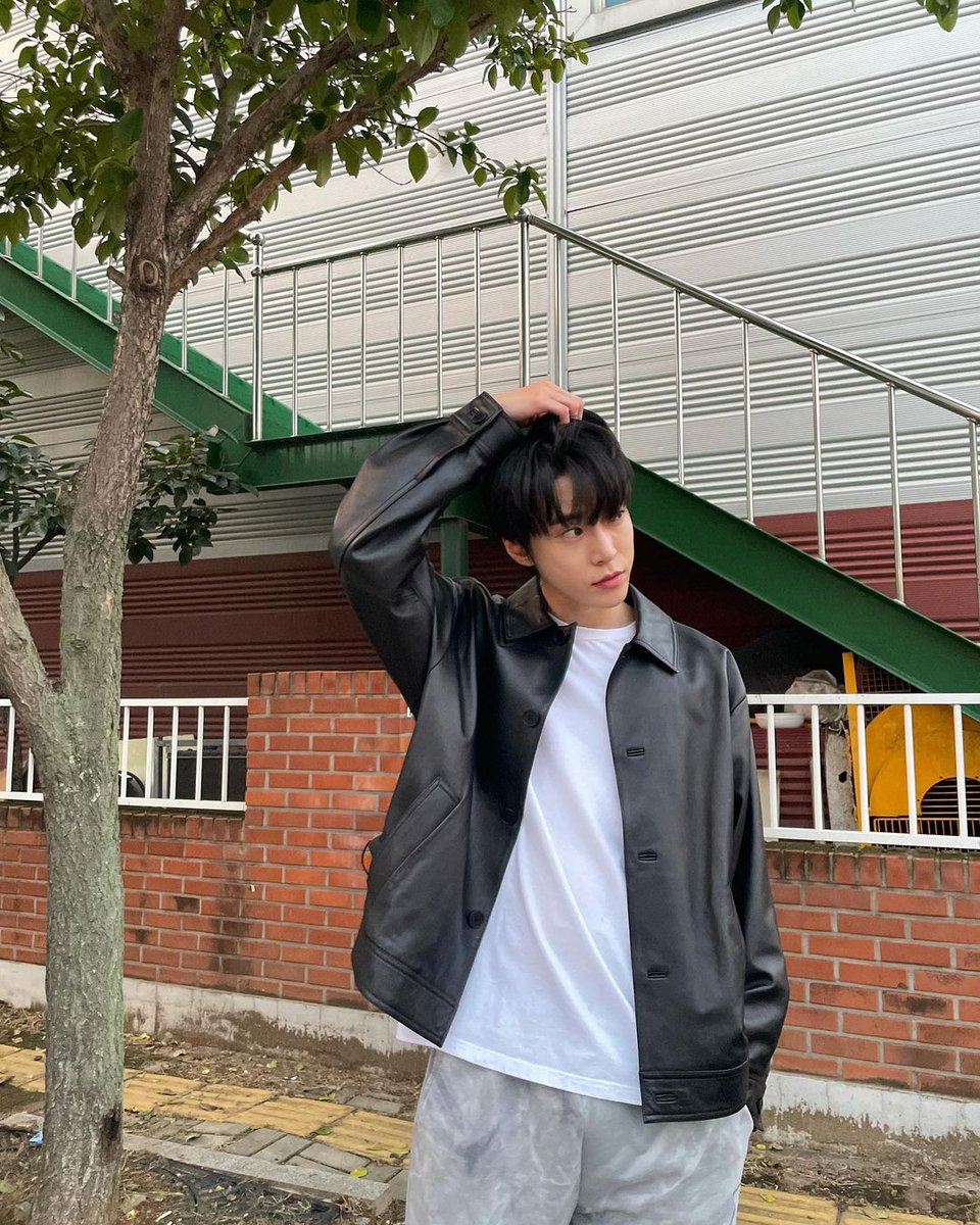 jiyouog's tweet photo. Blessed sunday. https://t.co/SfeeS7gw6G
