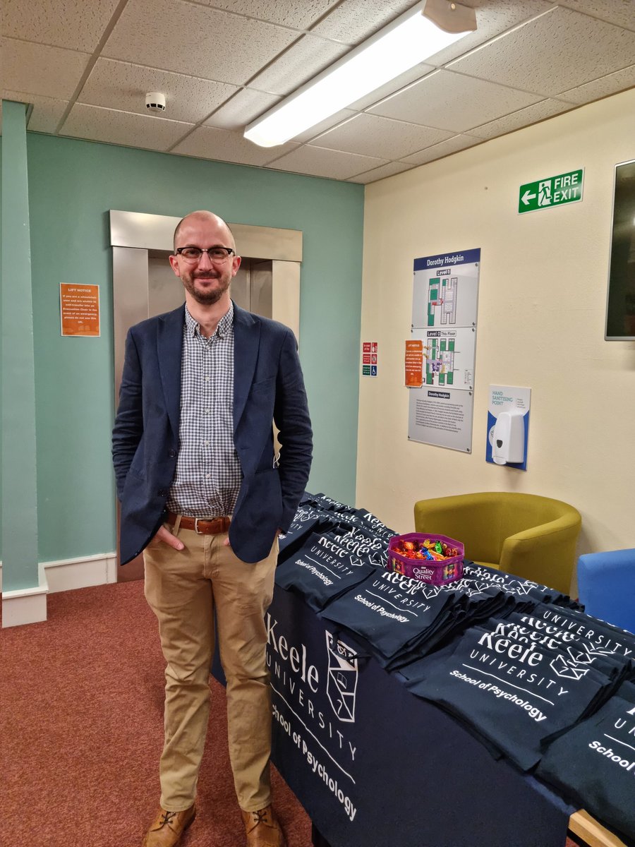 KeelePsychology's tweet photo. Our team, ready to meet our guest on this rainy @KeeleUniversity Open Day #keelepsychology #psychology #rainysunday https://t.co/ZH2ibA4zIZ